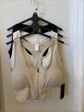 VINA Front-Zip Sports Bra - Sandstone (Beige ,sand and black)